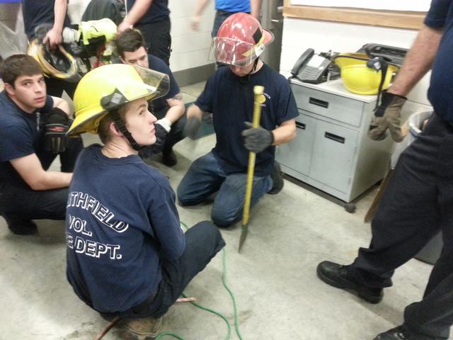 FF 1 CLASS ( TYING TOOLS TO BE HOISTED) 2/13/14